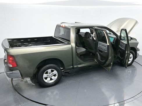 Used 2021 RAM 1500 Classic SLT image 35