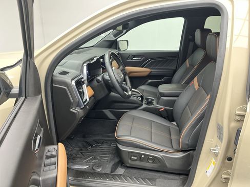 Used 2024 GMC Canyon AT4 w/ Technology Package image 3