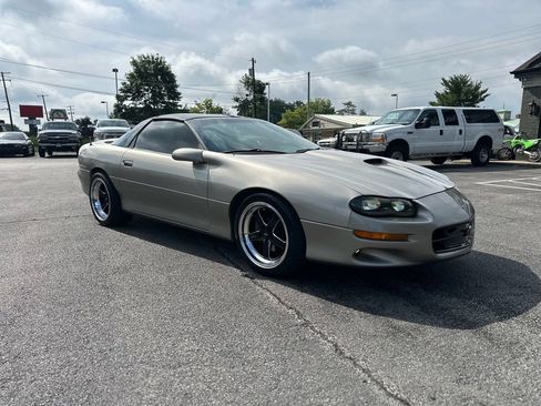 Used 2001 Chevrolet Camaro Z28 w/ SS Performance/Appearance Pkg RWD image 6