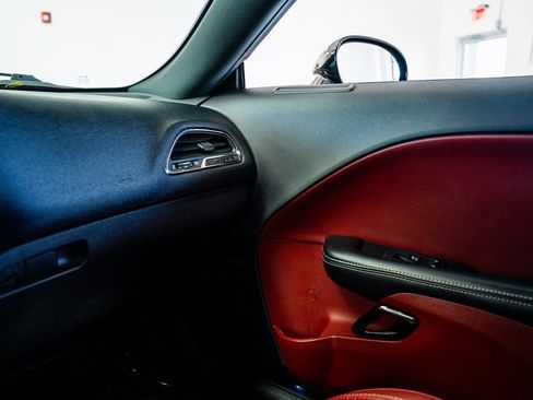 Used 2019 Dodge Challenger SRT Hellcat Redeye image 48