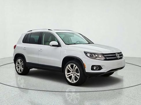 Used 2016 Volkswagen Tiguan SEL FWD image 8