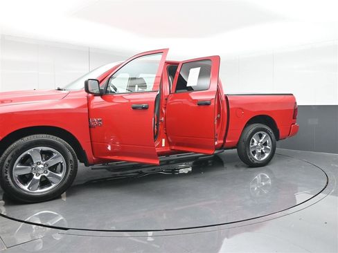 Used 2019 RAM 1500 Express w/ Express Value Package AWD/4WD image 40