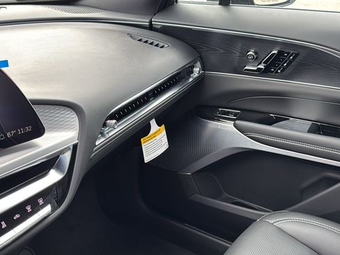 New 2026 Cadillac Lyriq Premium Luxury image 23