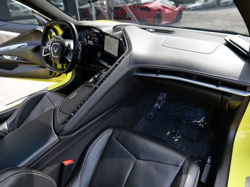 Used 2021 Chevrolet Corvette Stingray Preferred Cpe w/ Z51 Performance Package image 37