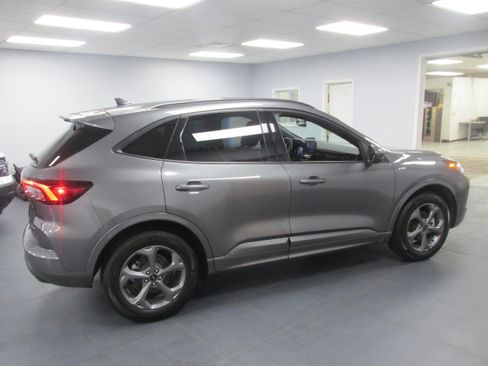 Used 2023 Ford Escape ST-Line Select AWD/4WD image 4
