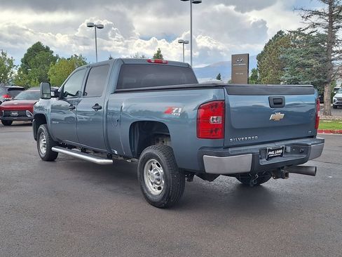 Used 2010 Chevrolet Silverado 2500 LT w/ Interior Plus Package AWD/4WD image 5