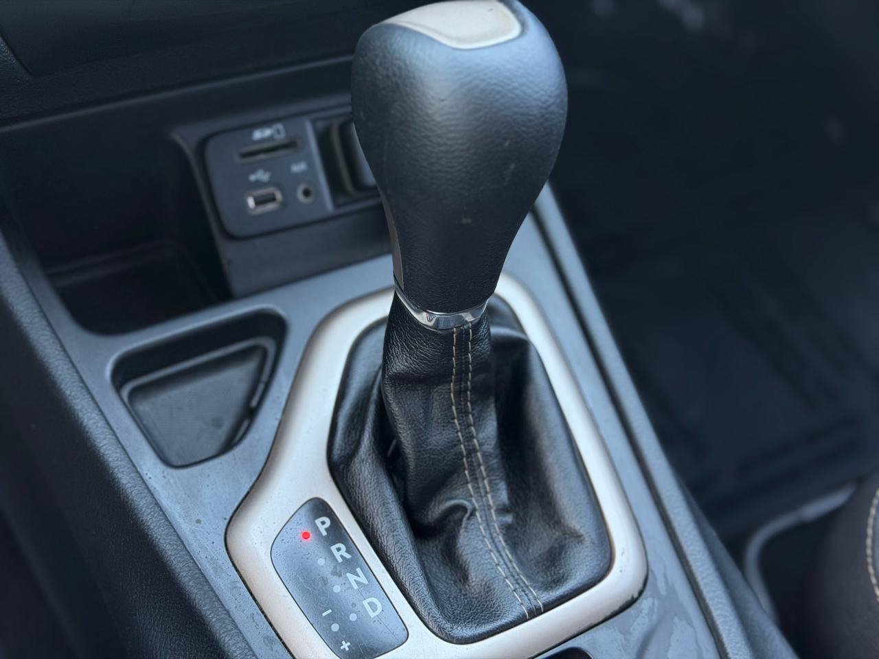 Used 2015 Jeep Cherokee Sport FWD image 20