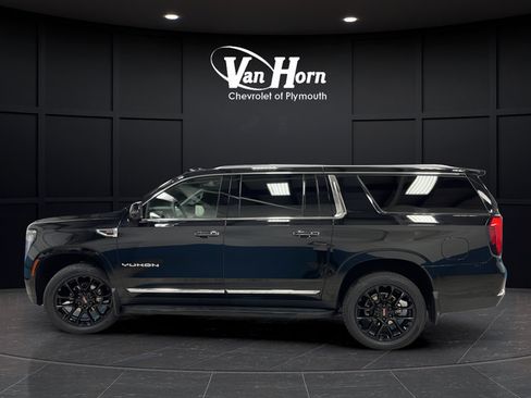 Used 2025 GMC Yukon XL Elevation w/ Elevation Premium Package AWD/4WD image 4