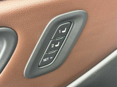 Used 2025 Honda Pilot Elite image 13