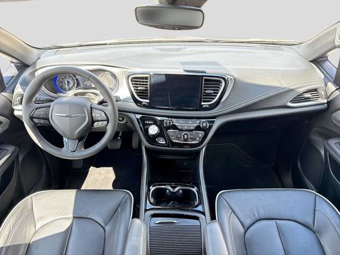 Used 2026 Chrysler Pacifica Limited w/ S Appearance Package AWD/4WD image 14