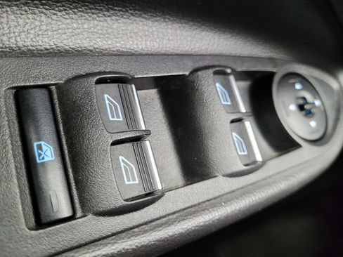 Used 2017 Ford Escape Titanium image 27