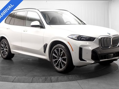 Used 2024 BMW X5 xDrive40i w/ M Sport Package AWD/4WD image 9