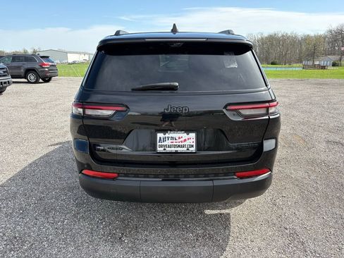 Used 2023 Jeep Grand Cherokee L Limited w/ Luxury Tech Group II AWD/4WD image 4