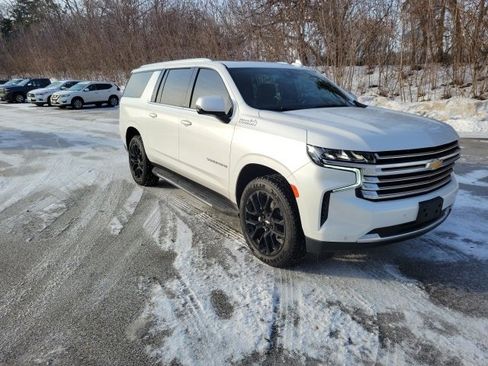 Used 2023 Chevrolet Suburban High Country image 30