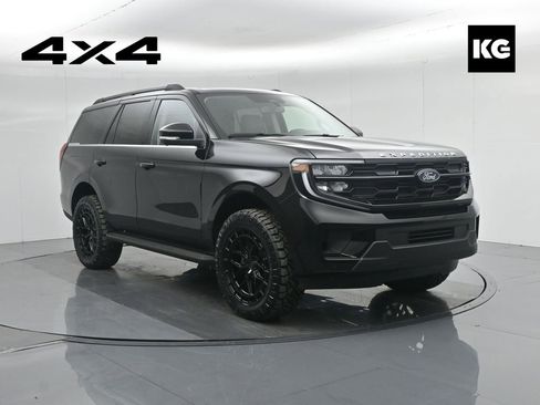 New 2025 Ford Expedition Active image 1