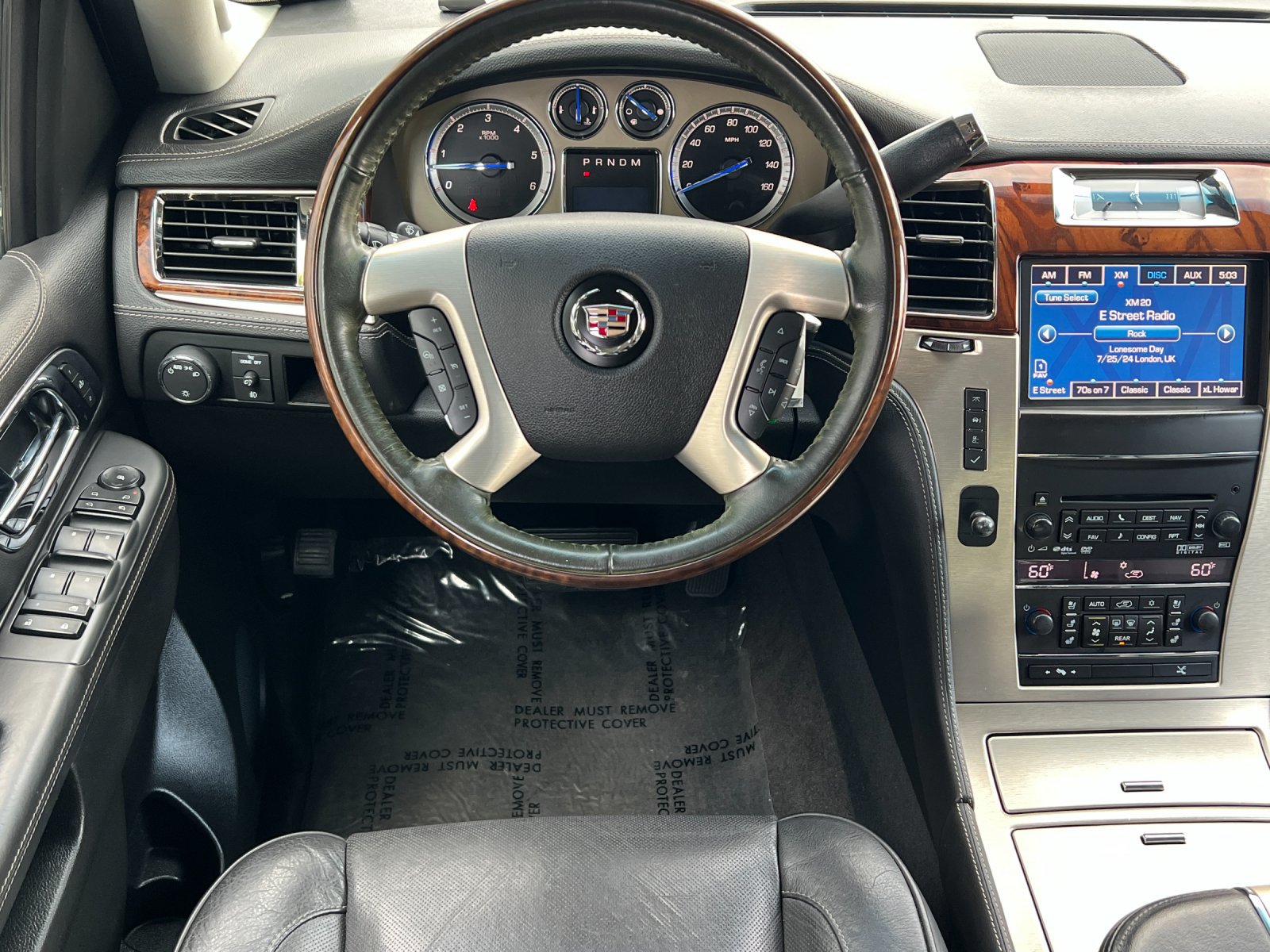Used 2014 Cadillac Escalade Platinum AWD/4WD image 14