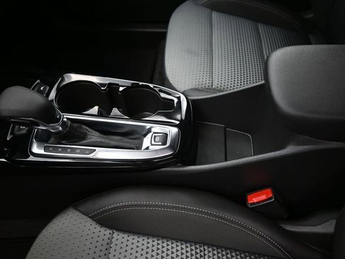 Used 2025 Chevrolet Trax LT image 20