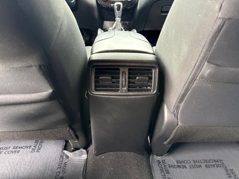 Used 2018 Nissan Rogue SV w/ Premium Package FWD image 26
