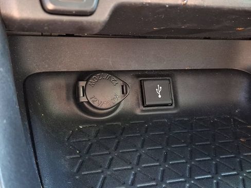 Certified 2021 Toyota RAV4 LE AWD/4WD image 23