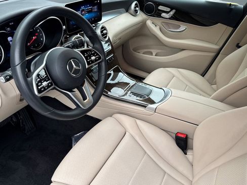 Certified 2022 Mercedes-Benz GLC 300 4MATIC image 4
