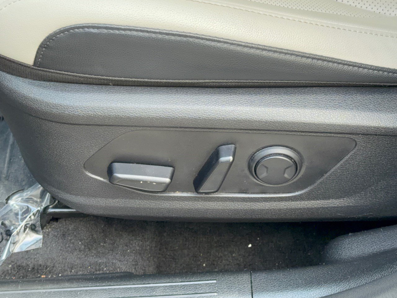 Used 2023 Kia Sportage EX FWD image 16