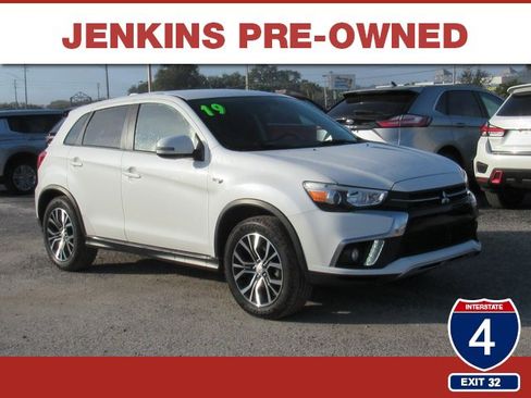 Used 2019 Mitsubishi Outlander Sport SE image 1