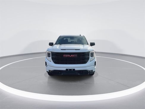 Used 2023 GMC Sierra 1500 Elevation image 3
