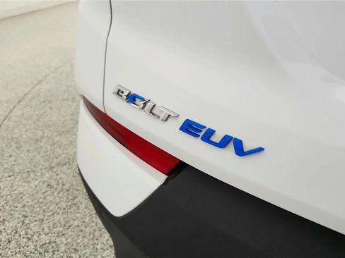 Used 2023 Chevrolet Bolt EUV Premier FWD image 17