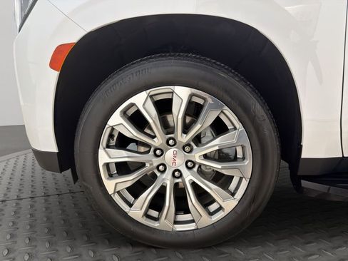 Used 2022 GMC Yukon XL Denali image 24