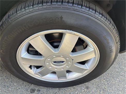 Used 2005 Ford Freestyle SE image 13