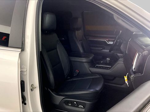 Used 2023 GMC Sierra 1500 Denali AWD/4WD image 9