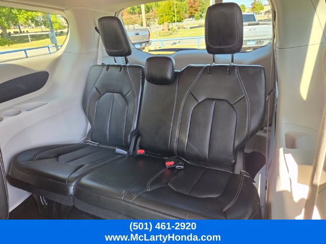 Used 2024 Chrysler Pacifica Touring-L FWD image 13