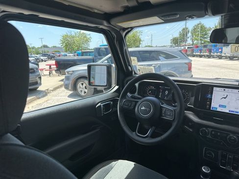 New 2025 Jeep Gladiator Sport image 51