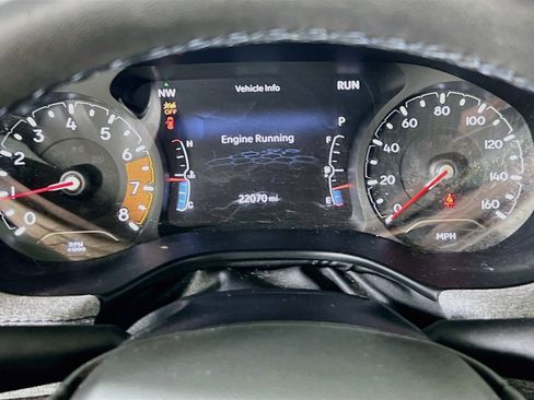 Used 2022 Jeep Compass Latitude w/ Sun and Sound Group AWD/4WD image 12