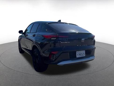 Used 2025 Buick Envista Sport Touring image 11