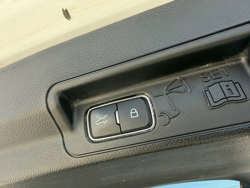 Used 2023 Ford Explorer XLT w/ Equipment Group 202A AWD/4WD image 30