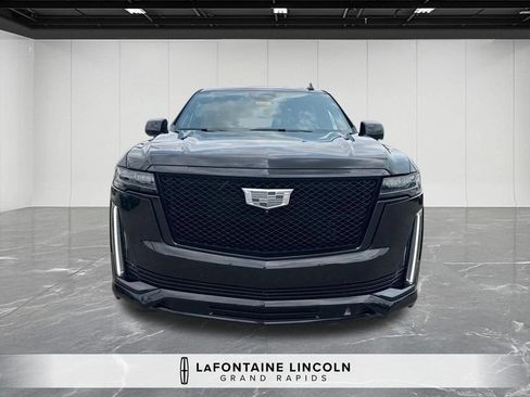 Used 2022 Cadillac Escalade ESV Sport Platinum w/ LPO, ONYX Package AWD/4WD image 8