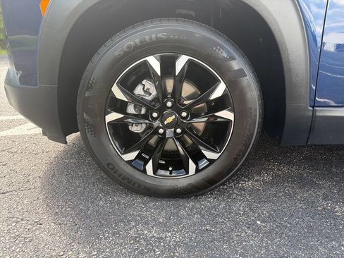Used 2023 Chevrolet TrailBlazer LT FWD image 28