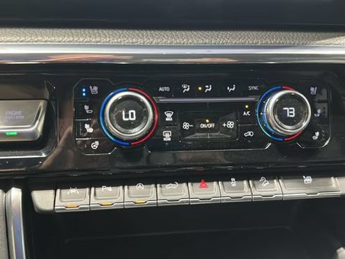 Used 2024 GMC Sierra 1500 Denali AWD/4WD image 23