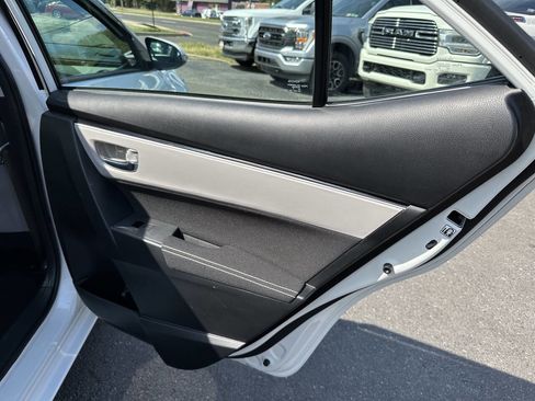 Used 2019 Toyota Corolla LE image 18