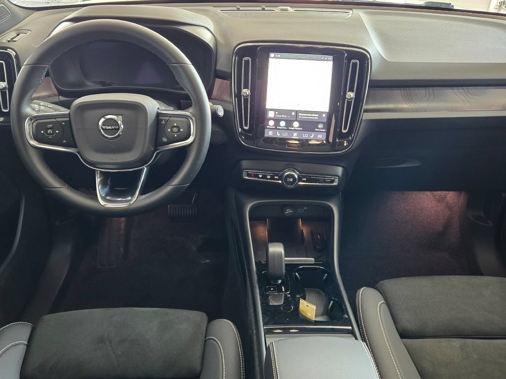Used 2023 Volvo XC40 Recharge Plus AWD/4WD image 18