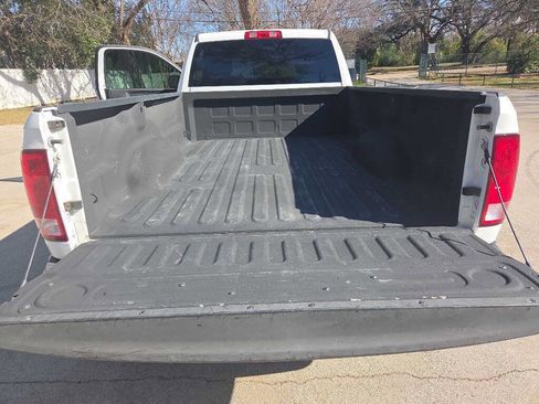 Used 2018 RAM 1500 Express RWD image 17