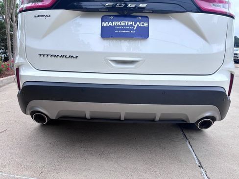 Used 2021 Ford Edge Titanium FWD image 7