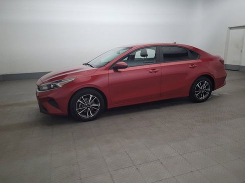 Used 2022 Kia Forte LXS w/ LXS Technology Package image 2