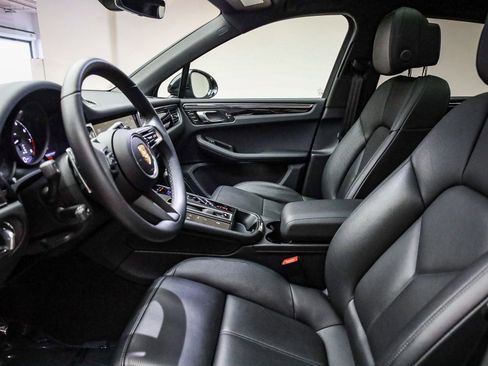 Certified 2025 Porsche Macan S image 27