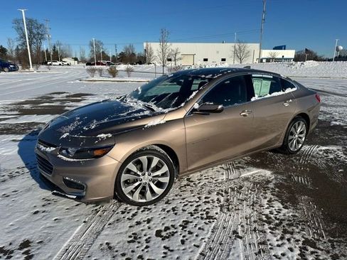 Used 2018 Chevrolet Malibu Premier w/ Premier Sun and Wheel Package image 20