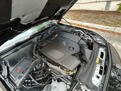 Used 2025 Mercedes-Benz C 300 4MATIC Sedan image 32