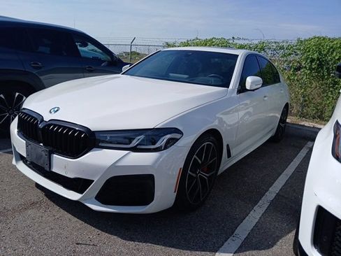 Used 2022 BMW 530i w/ M Sport Package RWD image 3
