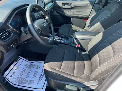 Used 2025 Ford Escape Active AWD/4WD image 10