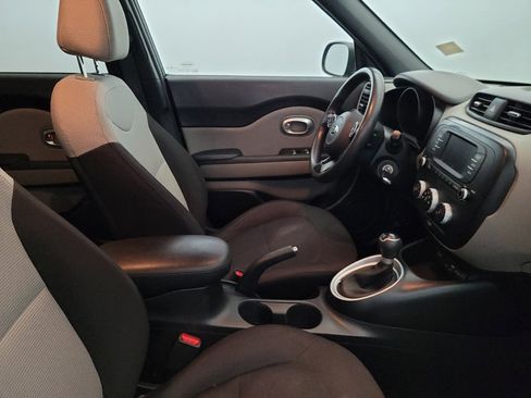 Used 2018 Kia Soul FWD image 21